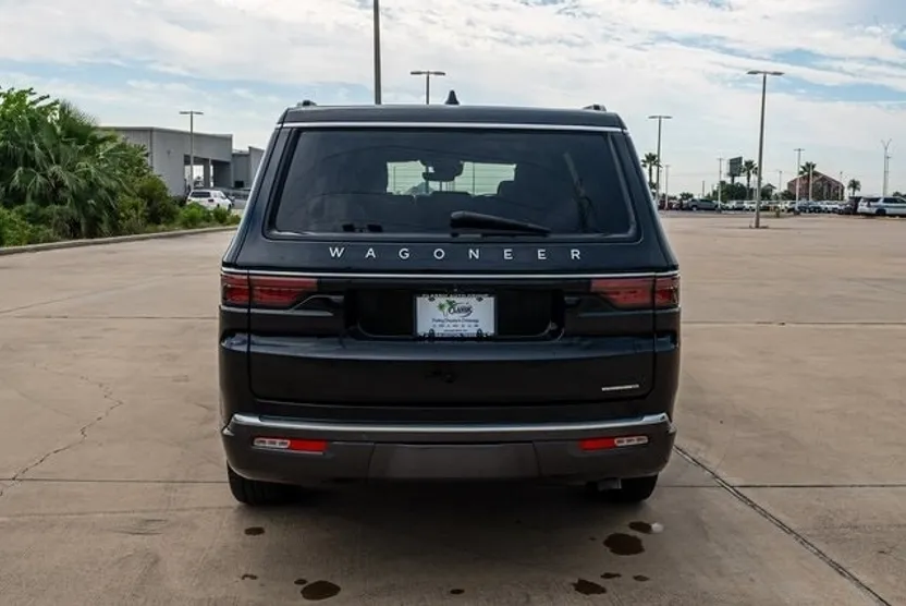 2022 Jeep Wagoneer Series II photo 1