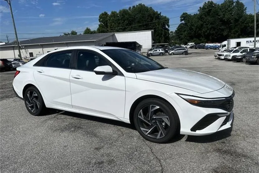 2025 Hyundai Elantra Hybrid Limited photo 1