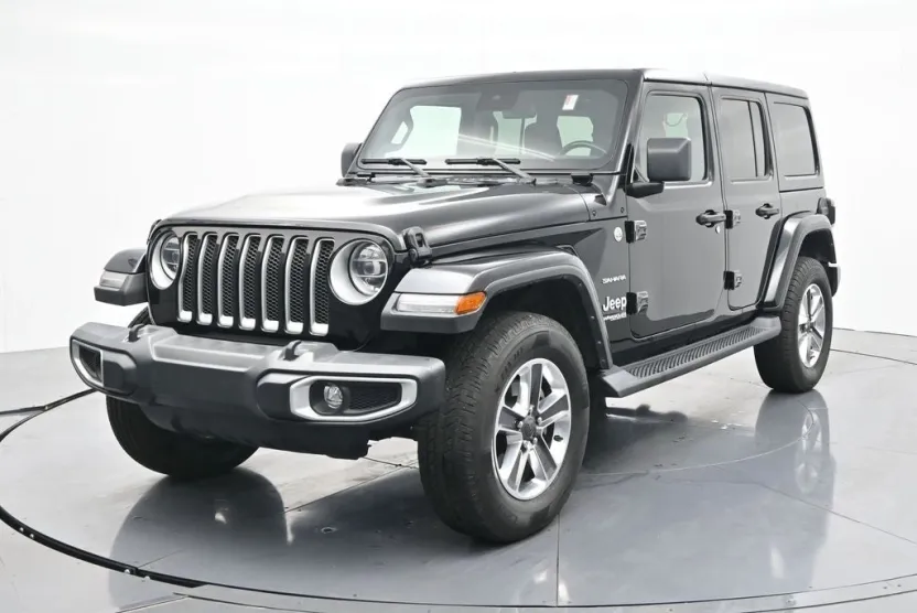 2021 Jeep Wrangler Unlimited Sahara photo 1