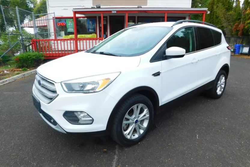 2018 Ford Escape SE photo 1