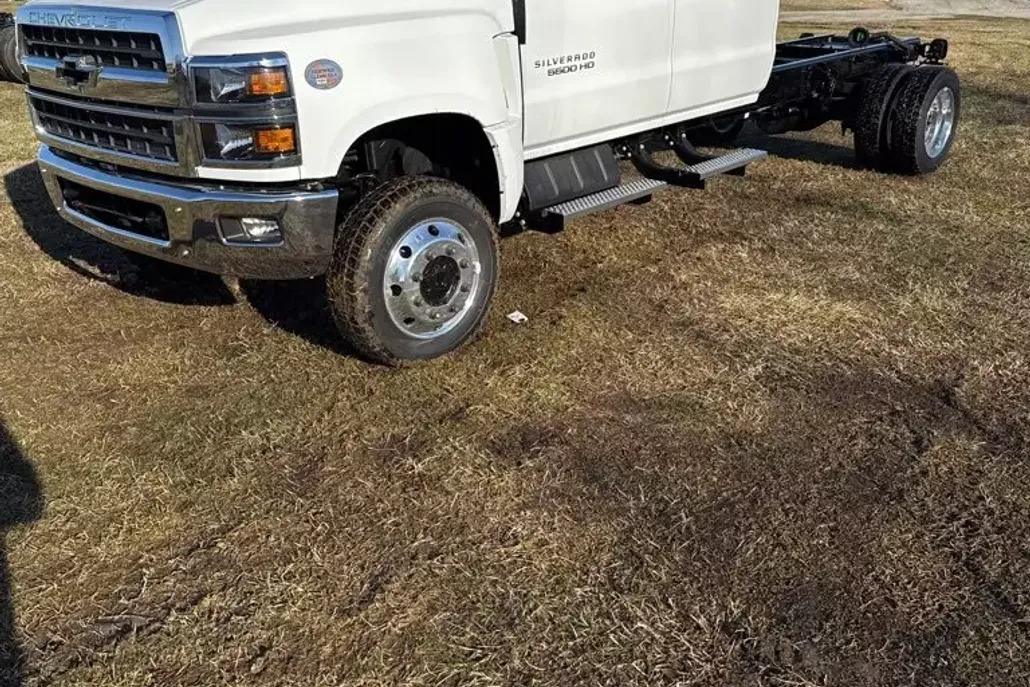 2024 Chevrolet Silverado 5500HD Work Truck photo 1