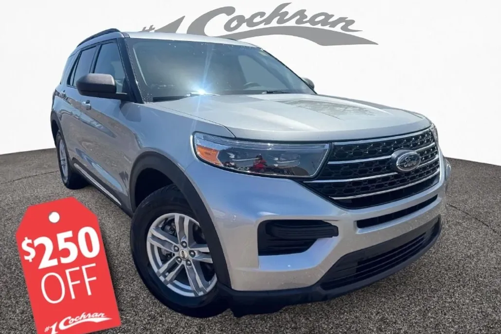 2022 Ford Explorer XLT photo 1