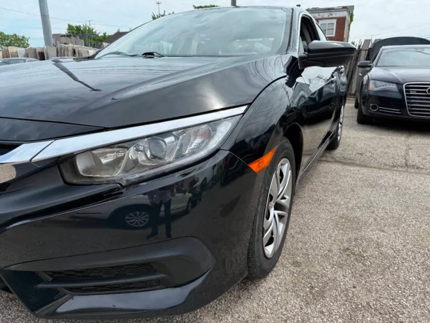 2017 Honda Civic LX photo 1