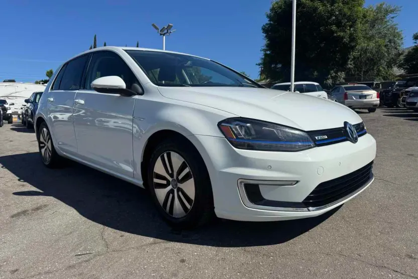 2015 Volkswagen e-Golf SEL Premium photo 1