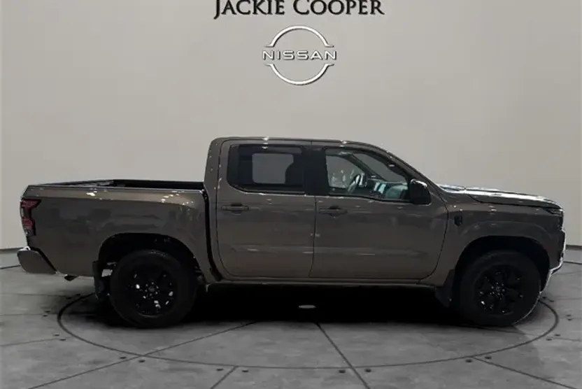 2026 Nissan Frontier SV photo 1
