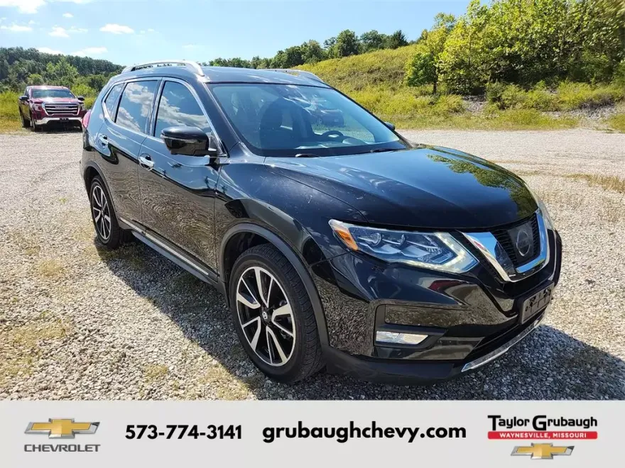 2017 Nissan Rogue SL photo 1