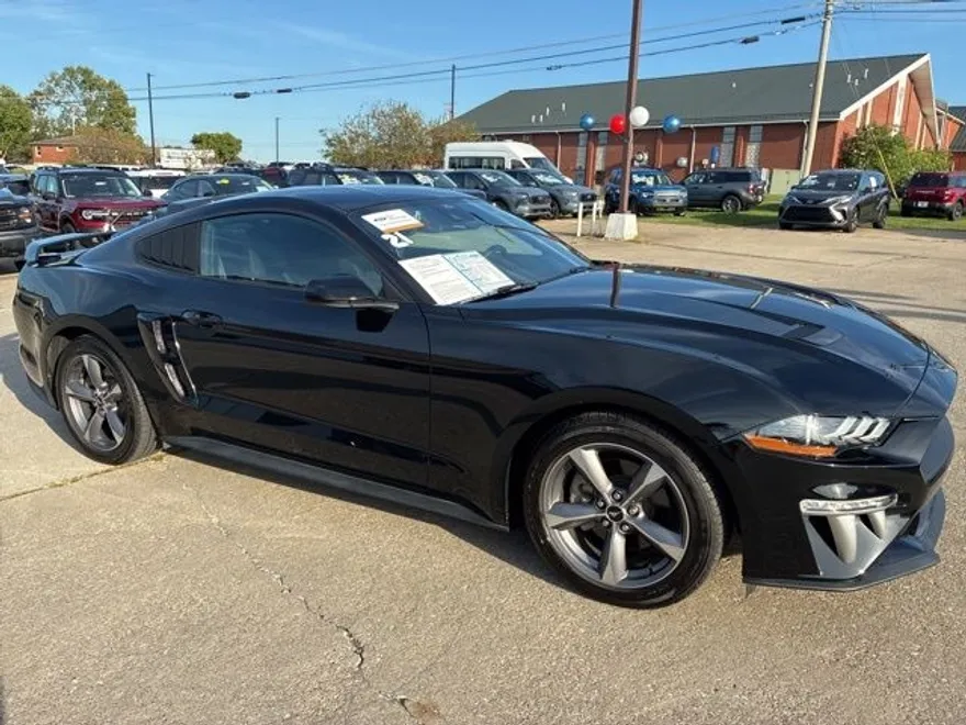2021 Ford Mustang EcoBoost photo 8
