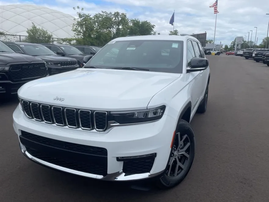 2025 Jeep Grand Cherokee Limited photo 1
