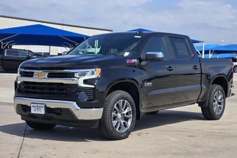 2025 Chevrolet Silverado 1500 LT photo 1