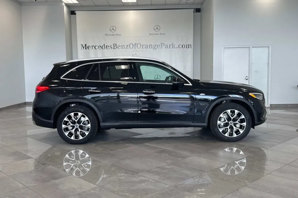 2025 Mercedes Benz GLC 350e 4MATIC photo 1