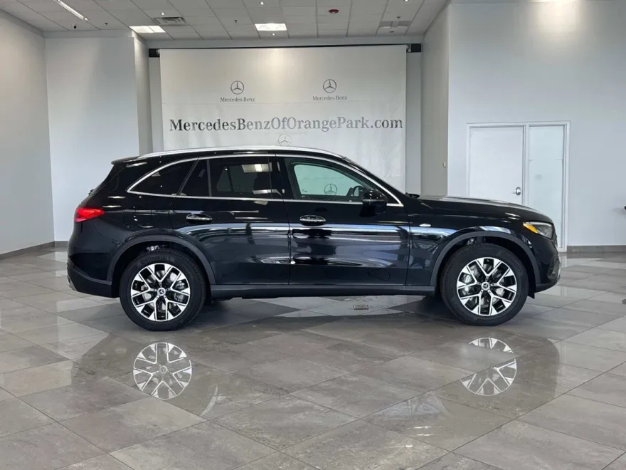 2025 Mercedes Benz GLC 350e 4MATIC photo 1