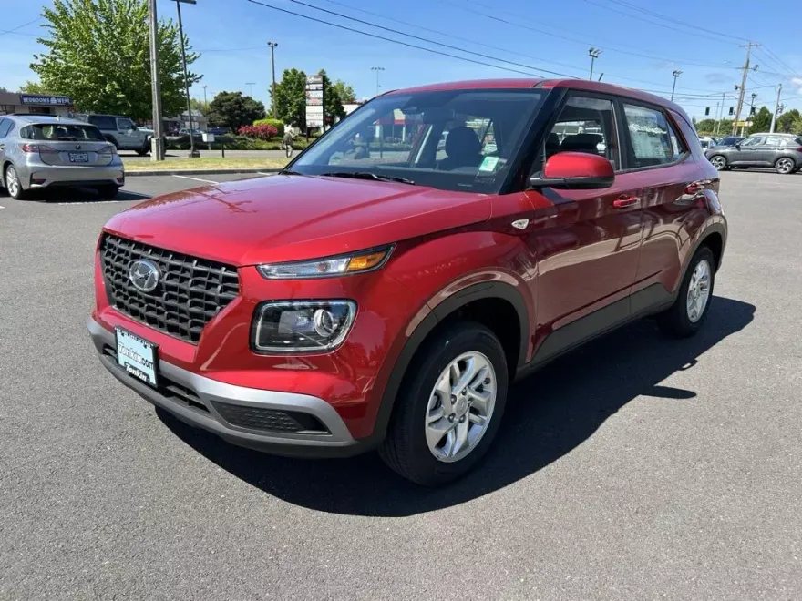 2025 Hyundai Venue SE photo 1