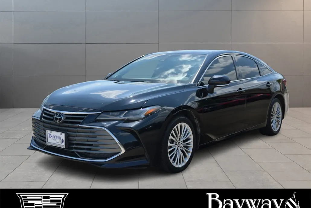 2019 Toyota Avalon XLE photo 1