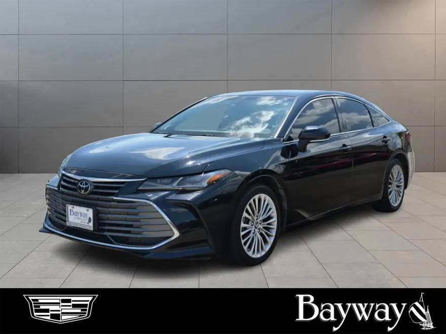 2019 Toyota Avalon XLE photo 1