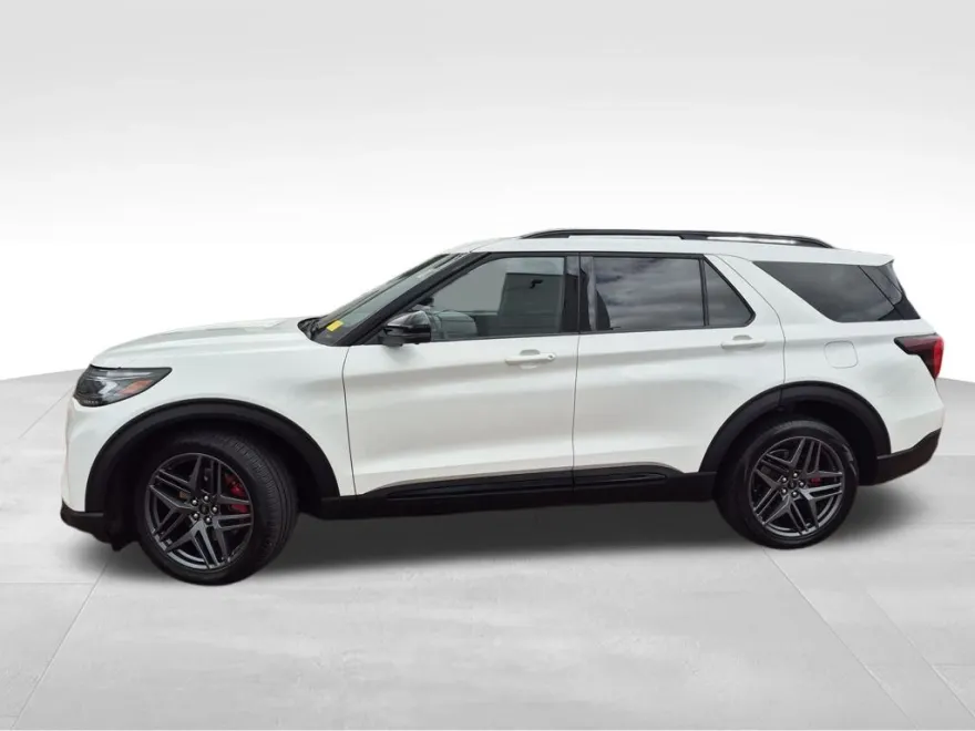 2025 Ford Explorer ST photo 1