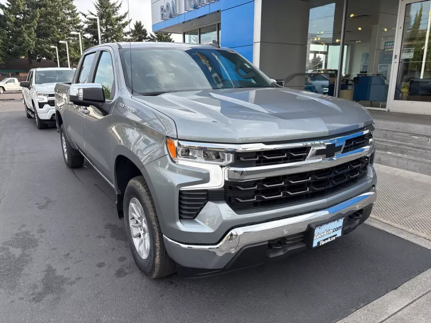 2025 Chevrolet Silverado 1500 LT photo 1