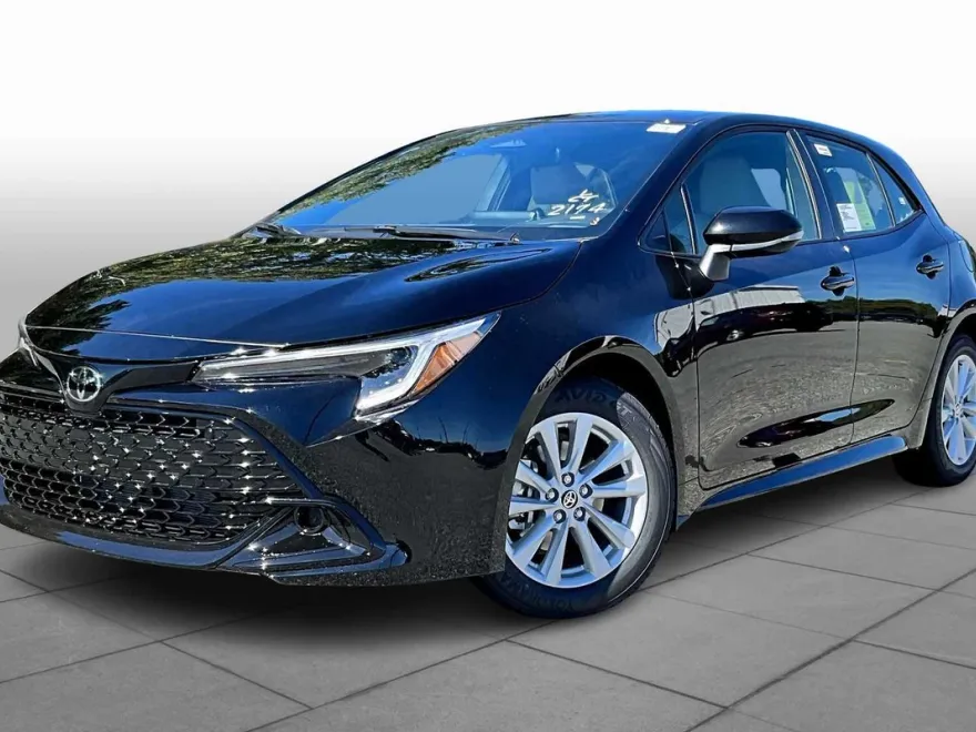 2025 Toyota Corolla SE photo 1