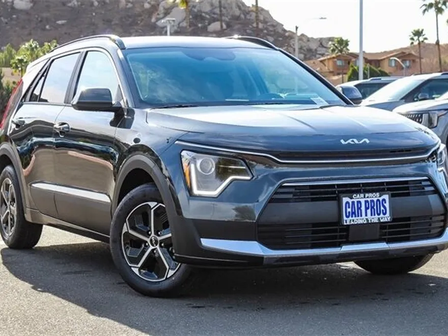 2025 Kia Niro EX photo 1