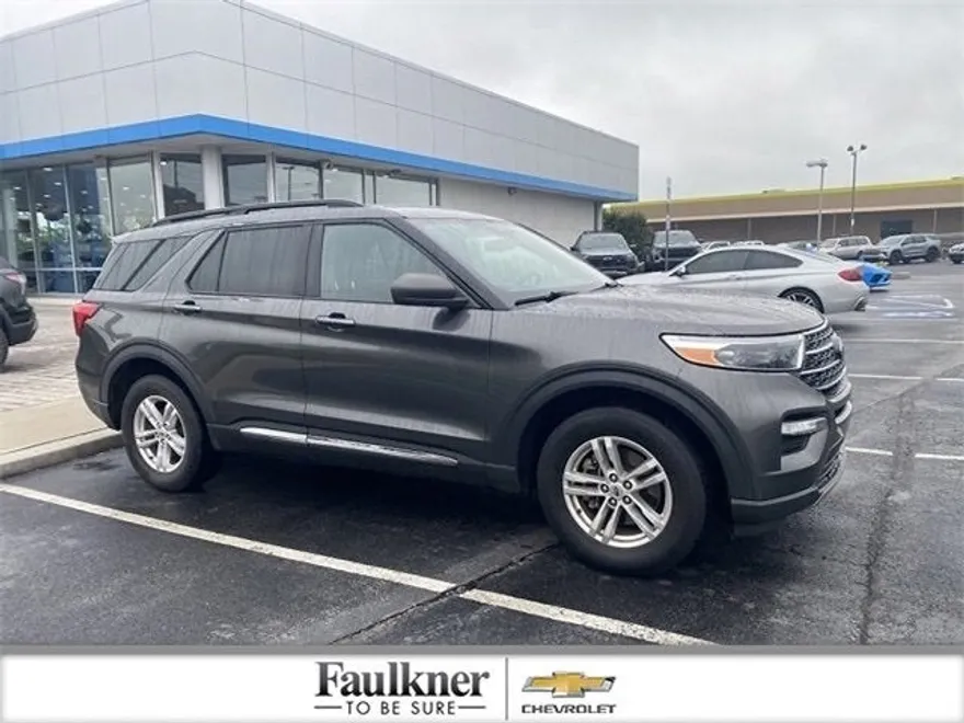 2020 Ford Explorer XLT photo 1