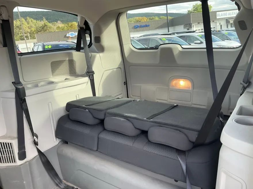2010 Dodge Grand Caravan Mainstreet photo 1