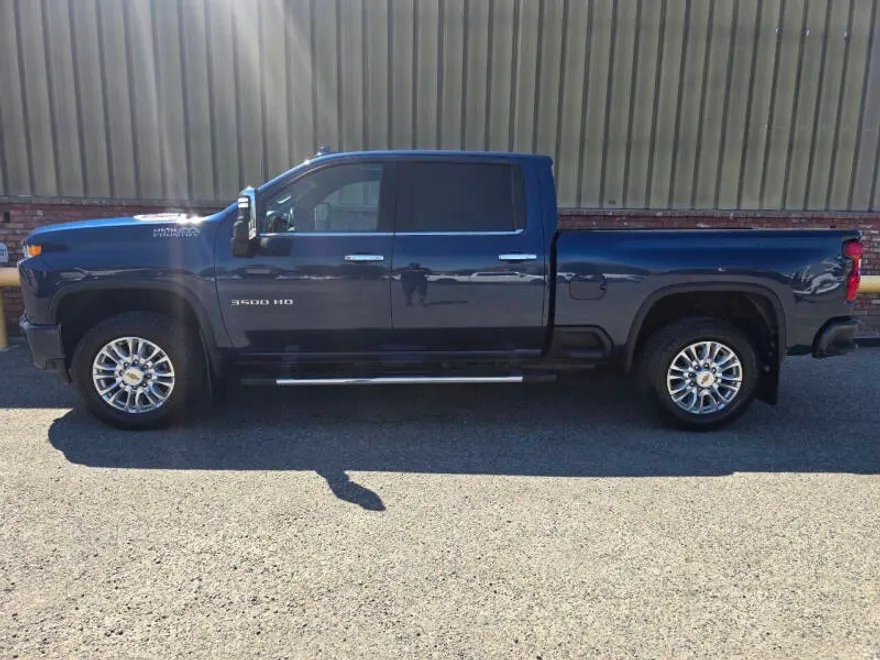 2022 Chevrolet Silverado 3500HD High Country photo 1