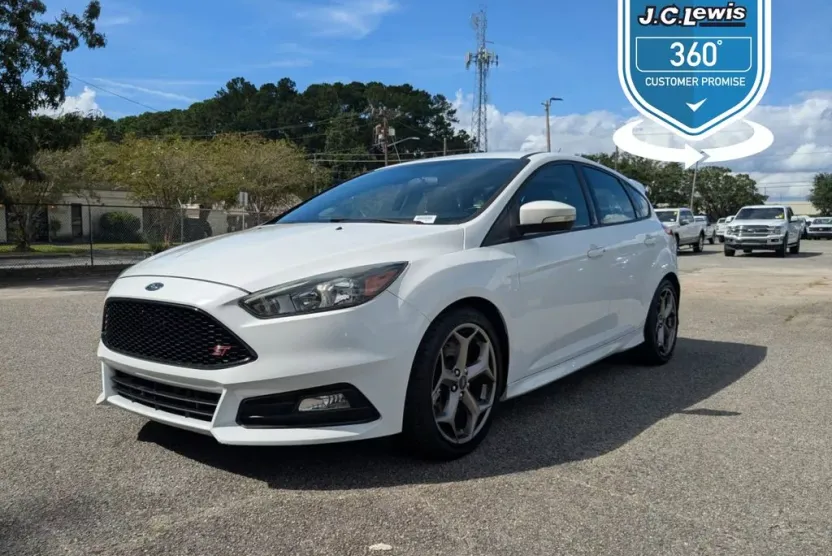 2018 Ford Focus ST photo 1