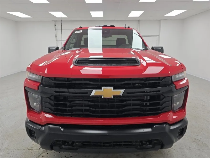 2025 Chevrolet Silverado 2500HD Work Truck photo 2
