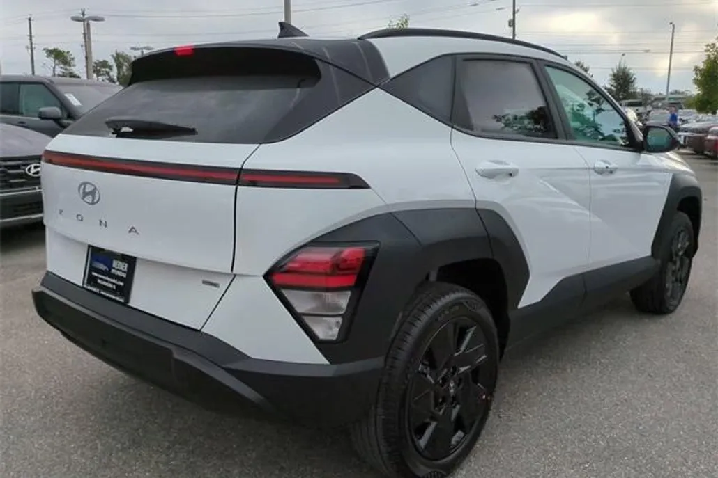 2026 Hyundai Kona SEL photo 1