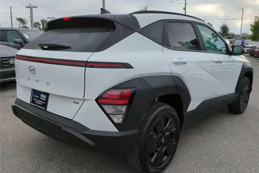2026 Hyundai Kona SEL photo 1