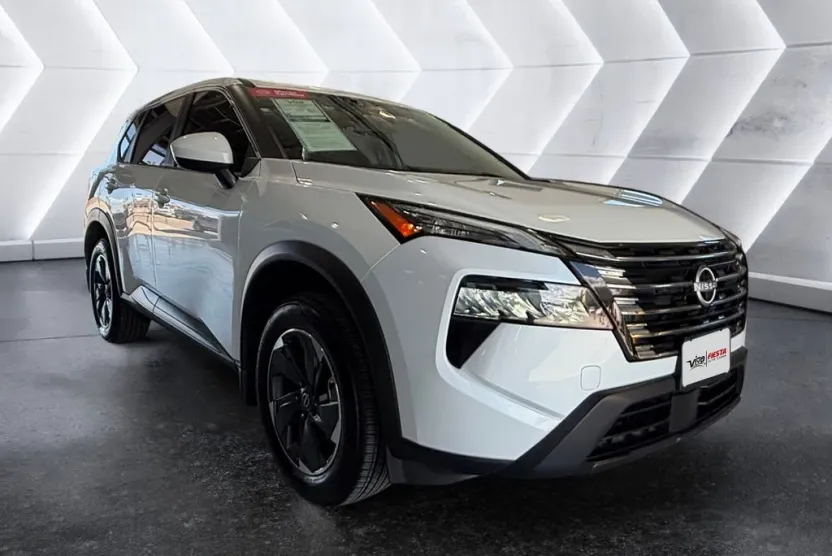 2024 Nissan Rogue SV photo 1