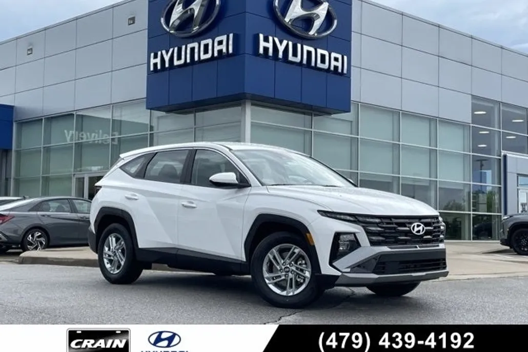 2025 Hyundai Tucson SE photo 1
