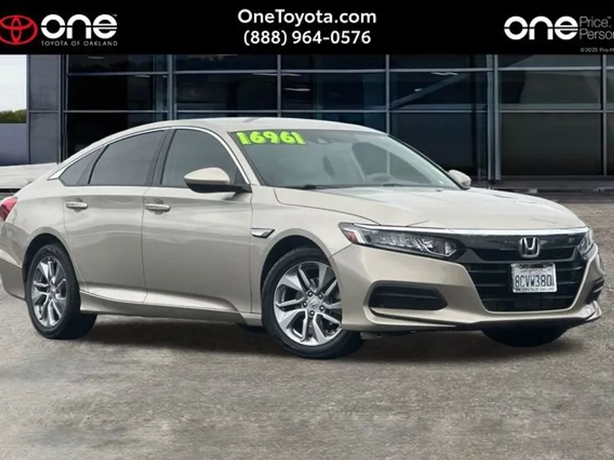 2018 Honda Accord LX photo 1