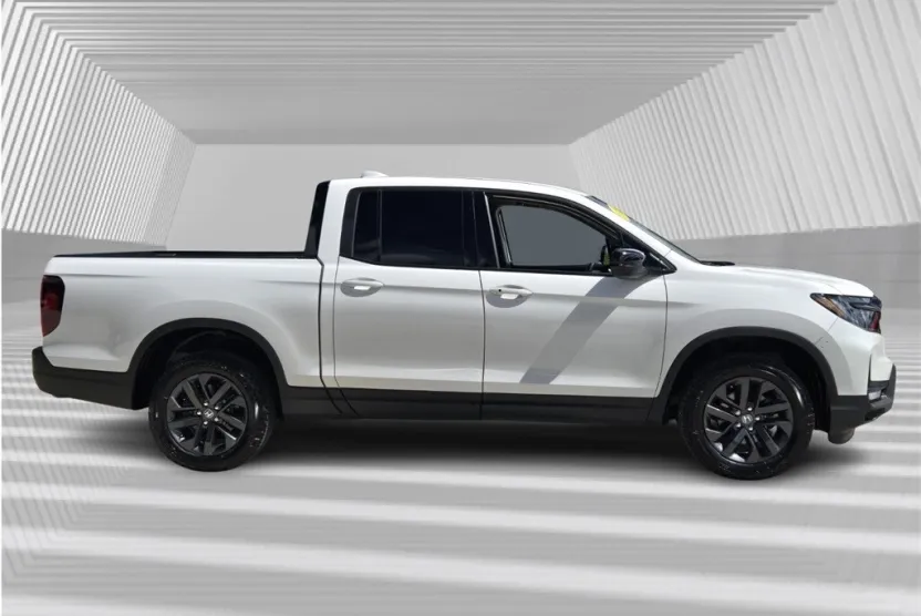 2025 Honda Ridgeline Sport photo 1