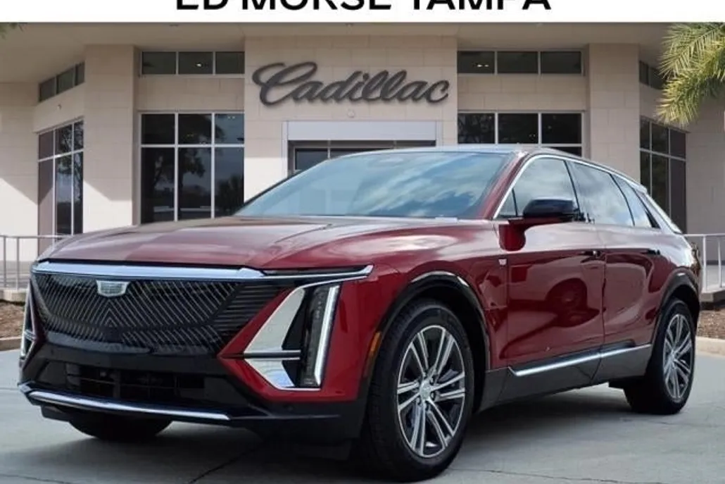 2025 Cadillac Lyriq Luxury photo 1