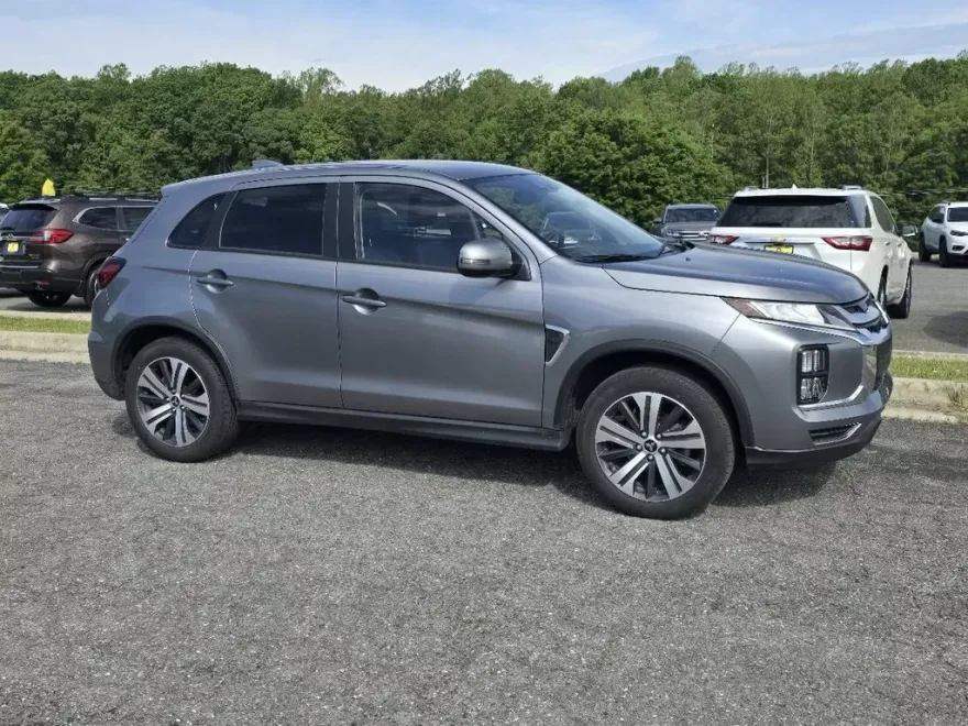 2024 Mitsubishi Outlander Sport ES photo 1