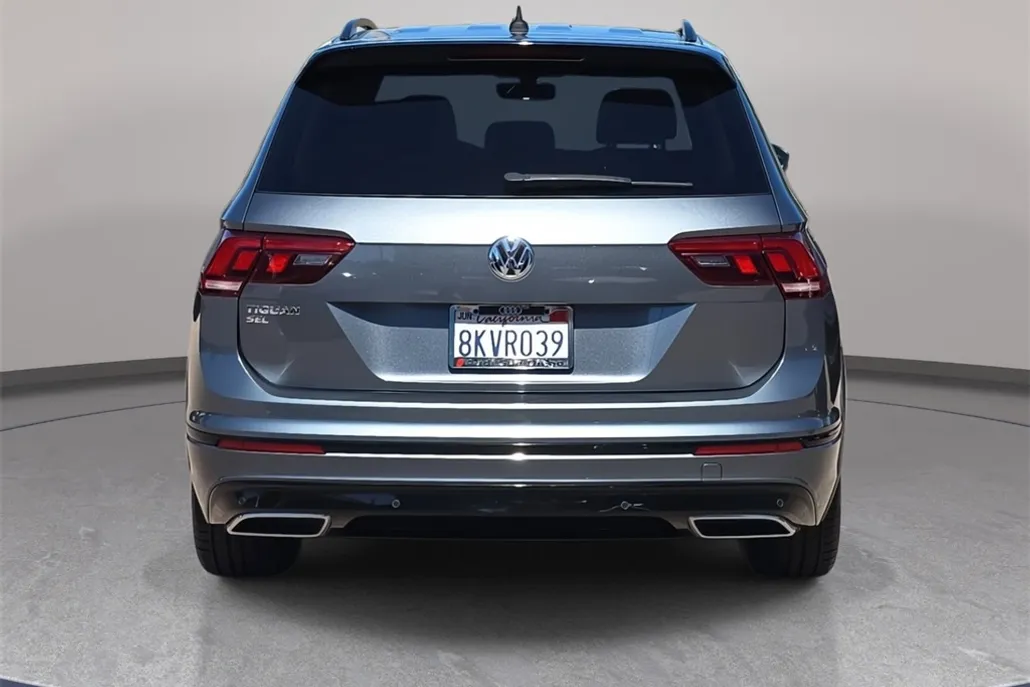 2019 Volkswagen Tiguan SEL R-Line photo 1