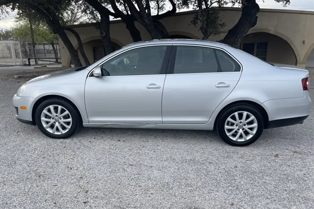 2010 Volkswagen Jetta SE photo 1