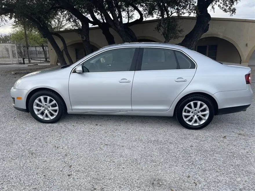2010 Volkswagen Jetta SE photo 1