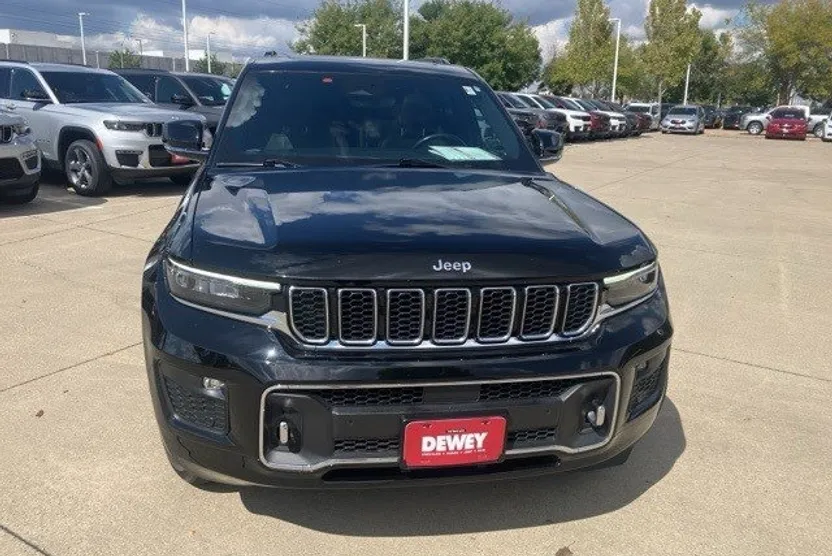 2022 Jeep Grand Cherokee Overland photo 1