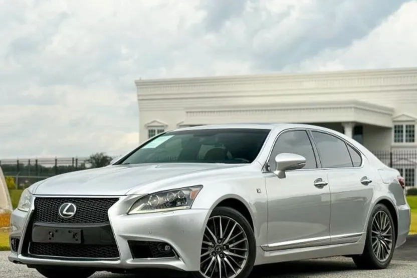 2013 Lexus LS 460 photo 1