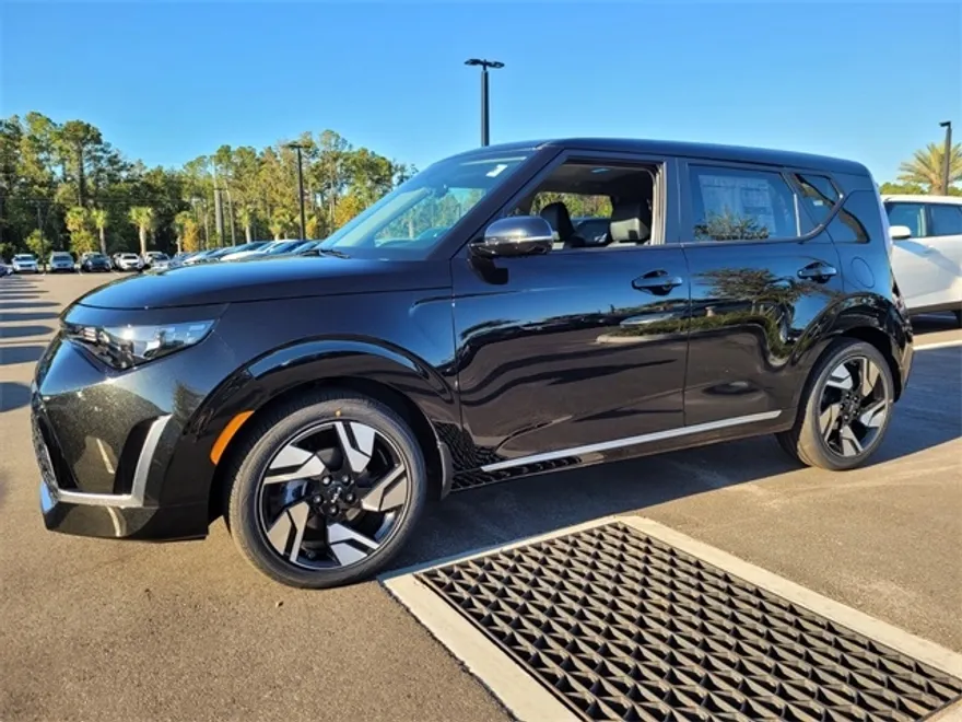 2025 Kia Soul GT-Line photo 1