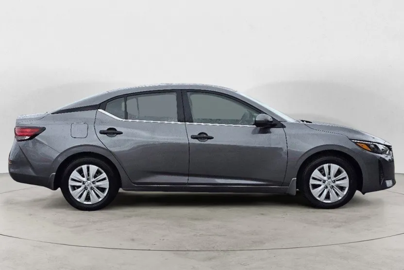 2025 Nissan Sentra S photo 1