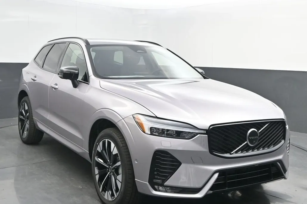 2026 Volvo XC60 B5 Plus photo 1