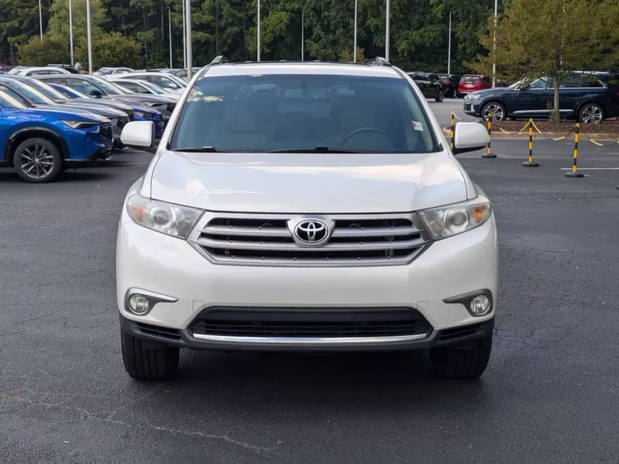 2011 Toyota Highlander Base photo 1