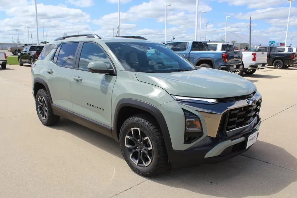2026 Chevrolet Equinox ACTIV photo 1