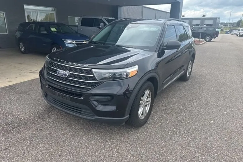 2020 Ford Explorer XLT photo 1