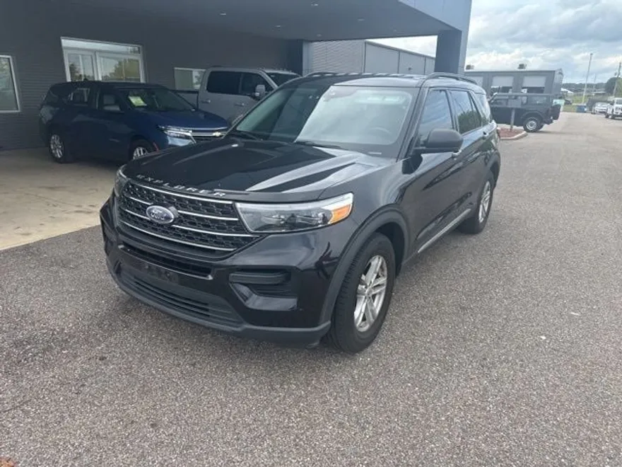 2020 Ford Explorer XLT photo 1