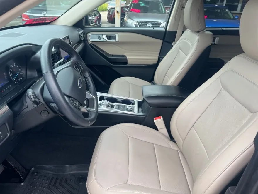2020 Ford Explorer Limited photo 1
