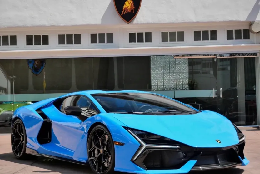 2024 Lamborghini Revuelto photo 1