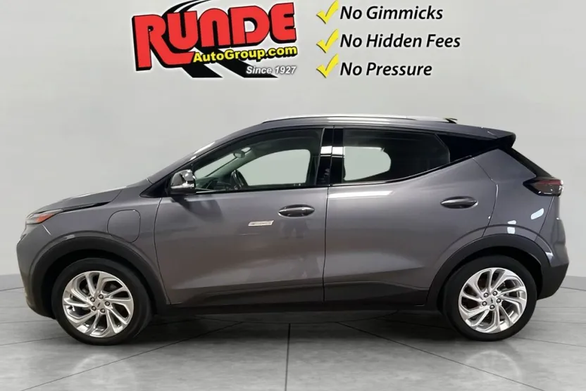 2022 Chevrolet Bolt EUV photo 1